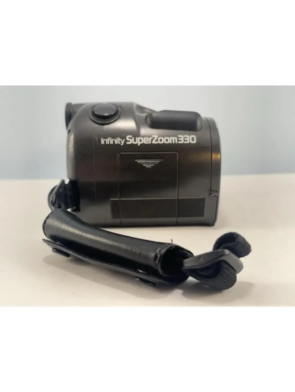 Olympus Infinity SuperZoom 330 35mm Film Camera - Untested - Broken Lens Cover
